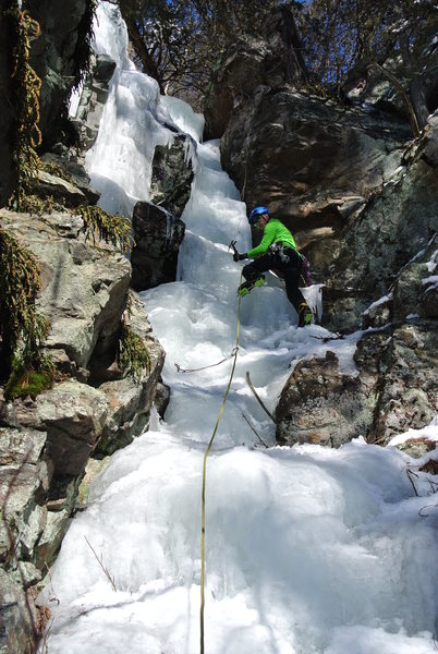 James heading up "Mandalay Way" on lead. Winter fun in an iced up gully at DLSTP.