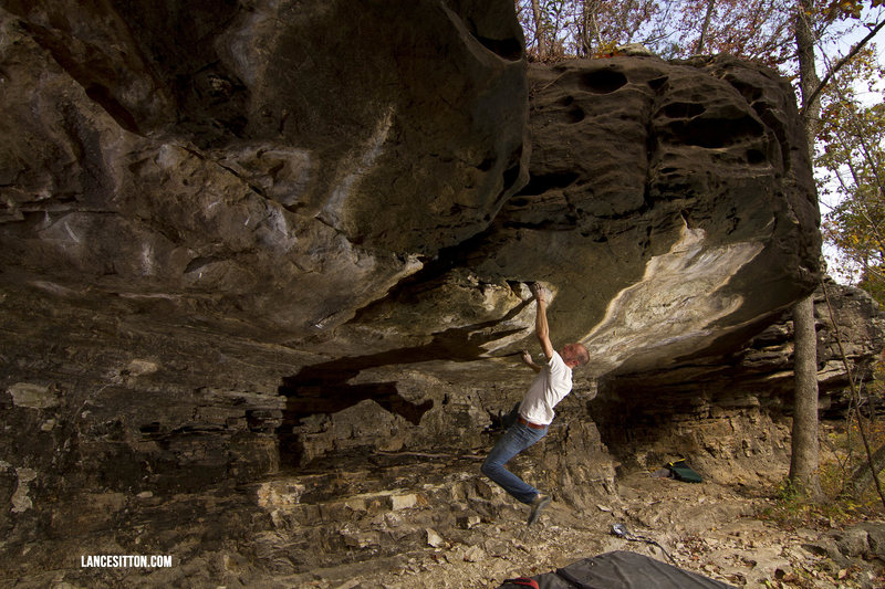 Everett Pauls on my FA "Walking on Thin Ice" ** v7 @ Peters Branch. The problem still hasn't been repeated.