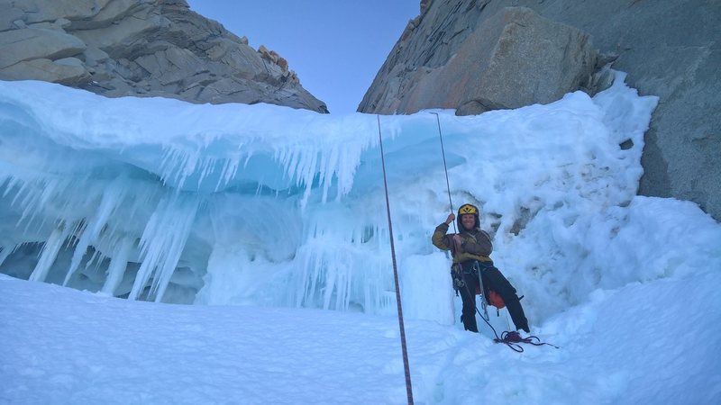 Rapping over the bergschrund on the Amy-Vidalhet, December 2015.