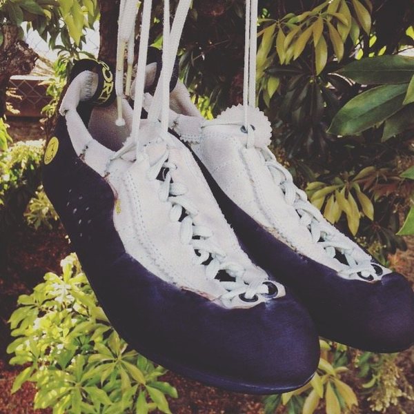 Size 40 1/2 good condition. Lightly used. Bought them too big.