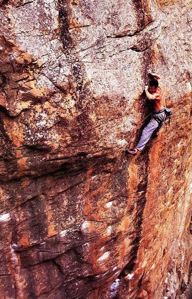 Jerry Moffat on the FA of Zorlac the Destroyer (31/5.13d), Mt. Arapiles<br>
<br>
Photo by Glenn Robbins