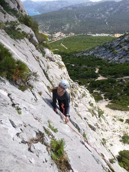 My first trip with unsupervised anchor threading. Slab climbing near Cala Gorone, Sarinia, Italy