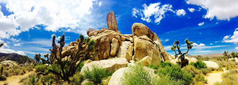 Back view of head stone rock from afar. If you zoom in, you can see a black dot towards the top of the rock on the right. This is me raping down after a lead.