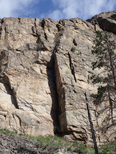 The obvious corner of "Owl Crack" , marks the right end of the Middle Wall