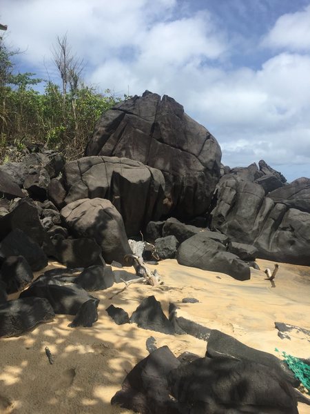 The start of the boulders along the beach at Robertsport.