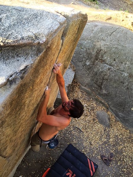 tight fingers and slightly overhanging rock. pinscar crack