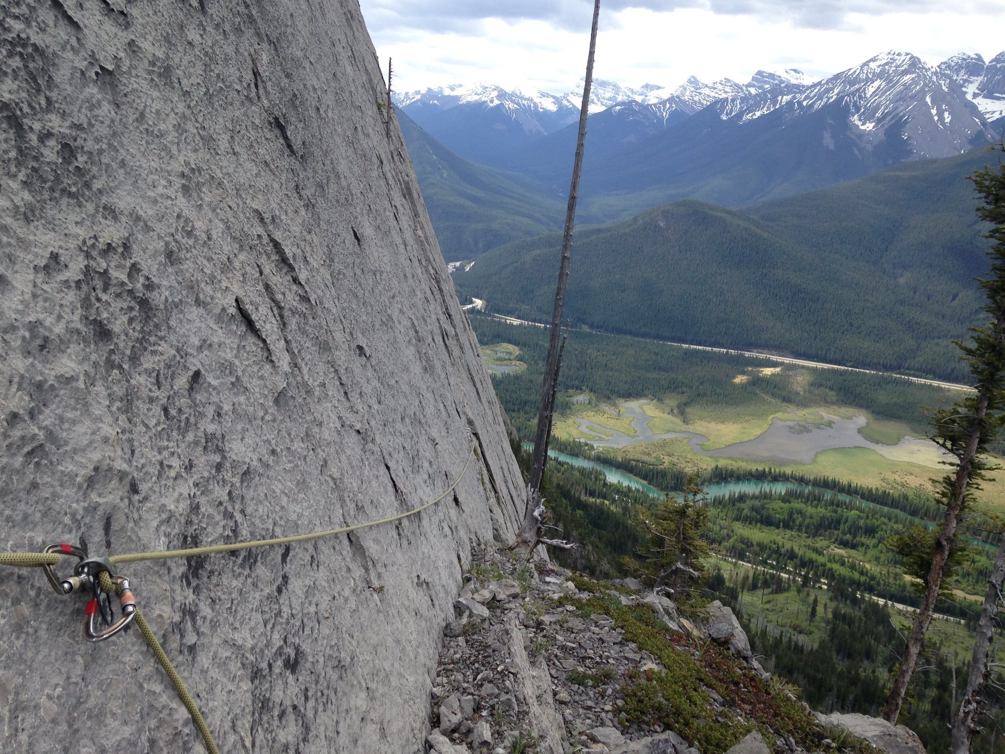 Belay ledge at the top of pitch 4. The right hand belay option is in