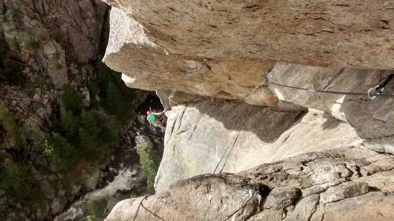 Looking back at pitch 4 from the cramped, pigeon-crusted belay. Between the piece at the right of the pic and the next piece down the rope (15-20'), hooking was the only way to get up this thing clean.
