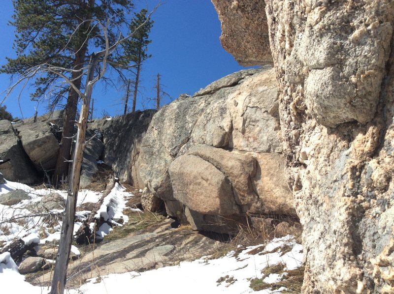 Bouldering in Dragon's Den Big Elk Meadows, Lyons