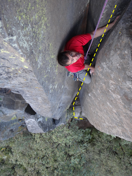 Francisco Herrera finishing the upper dihedral of Tibiri Tabara.<br>
<br>
Photo by Mauricio Herrera Cuadra.