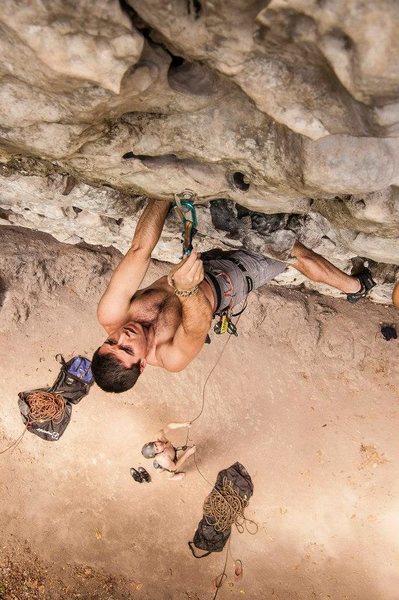 Dillon Arey cruising up La Violá.