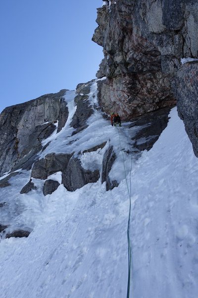 Craig leading up the crux (P4)