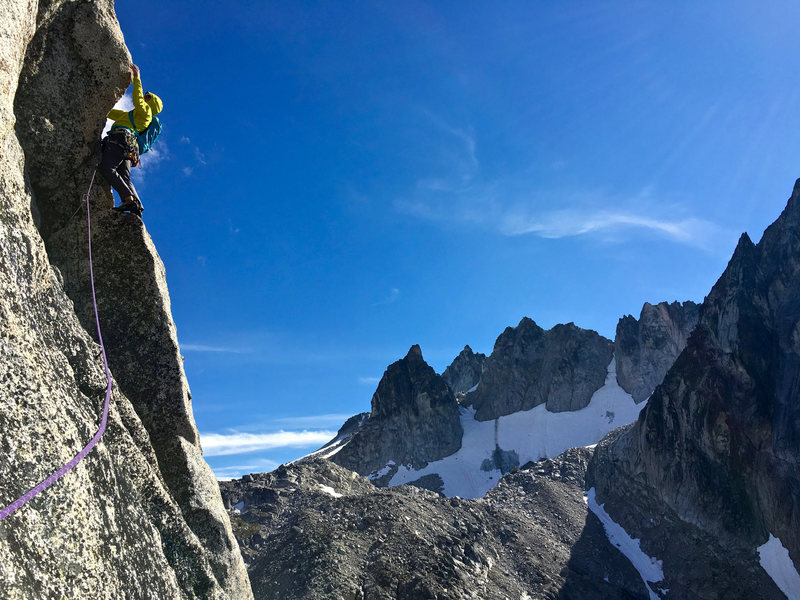 The P4 rightward traverse to a lovely hand crack