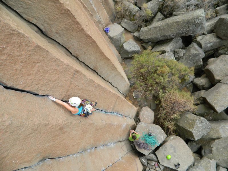 Lis Cordner cruising this classic pitch in style for her first ever 5.10 lead.