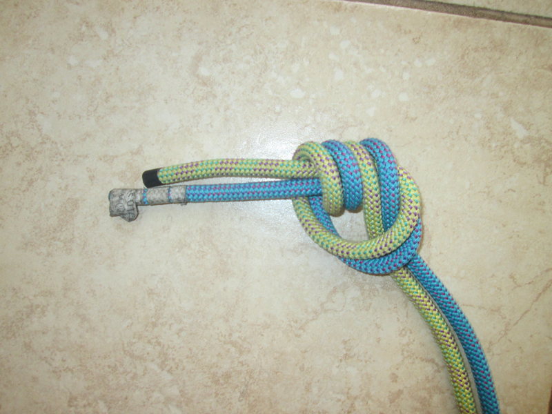 Yet another knot to join two ropes for rappel