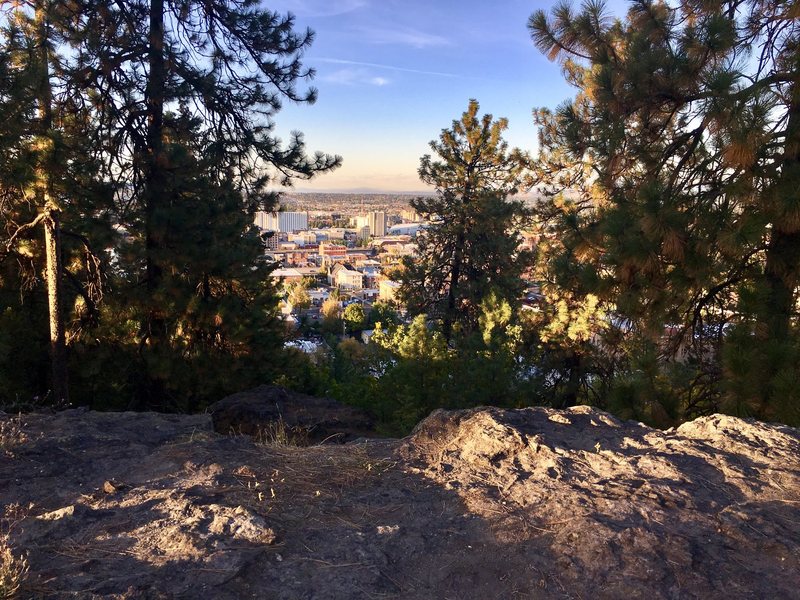 Beautiful view looking north as you stand on the top of the crag directly off of Cliff Drive. Most of the routes are right below you.