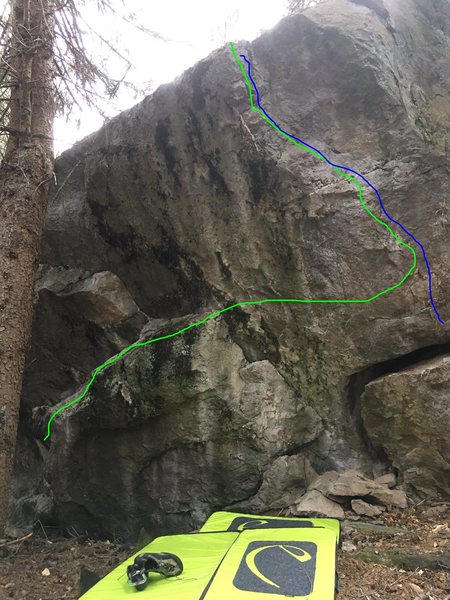 Overhung backside of the Easter Egg Boulder.<br>
<br>
Green - Watership Down, V4.<br>
Blue - Watership Direct, V2.