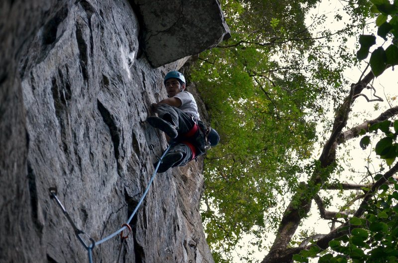 Route on a face keep going on the right side of the roof into the dihedral