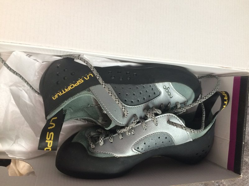 nago climbing shoes