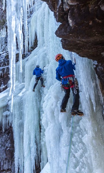 Left climber on Hydra, right on Cierean.