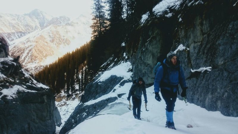 Working our way up the gorge. Photo credit goes to Pasha Bolshakov