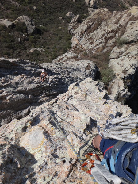 Looking down the 4th pitch of Filo Noroccidental, right after gaining the main ridgeline.<br>
<br>
Photo by Mauricio Herrera Cuadra.