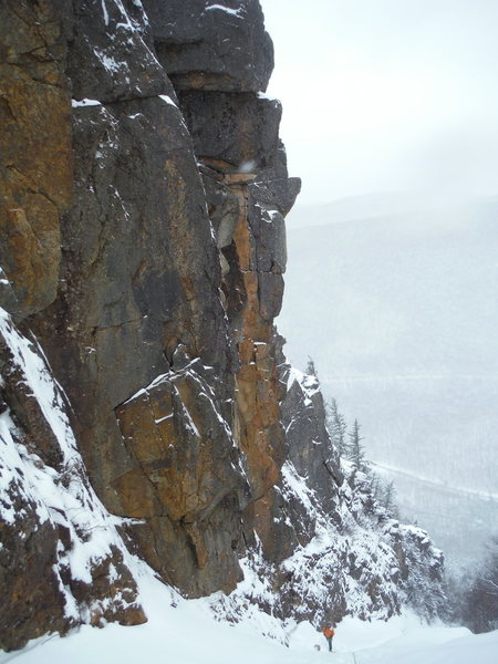 Gorgeous walls, and an alpine feel. Great route!
