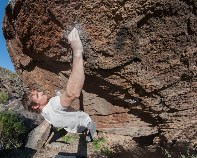 Climber: Ryan Borys<br>
Mini Slashface V9 <br>
Photo: Anthony Tellez