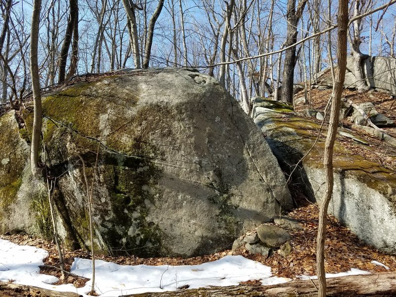 Bouldering in Loadies Slabs, Lincoln Woods