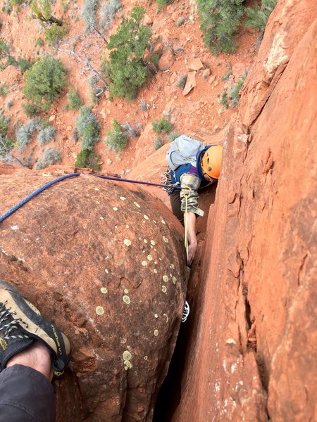 Garth pulls into the final fist crack to finish off the FA.
