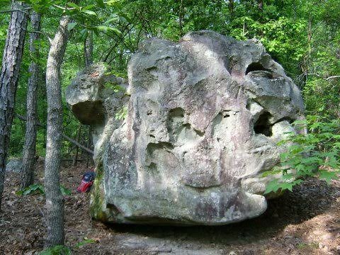 Climbing in Monster boulder, Catahoula Boulderfield