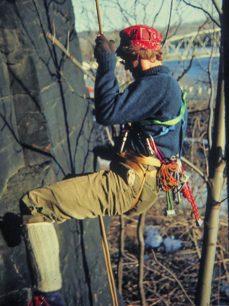 1976, cleaning routes by the RR tracks. Love it:<br>
self-tied 1" webbing harness, knickers, goldline rope, miller mitts, and wool. Practically a museum diorama. (Jerry Erb crushed back then.)
