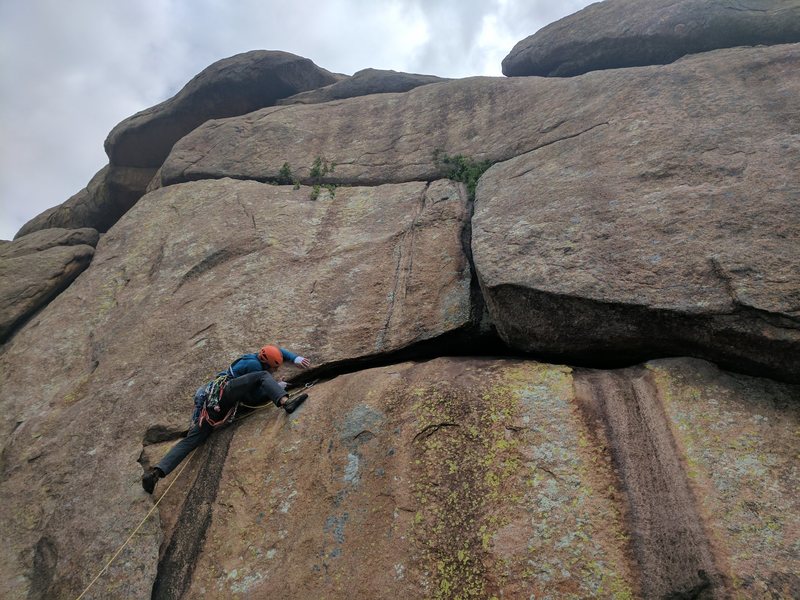 Jon gets real bendy to try to place pro before he attempts the first crux