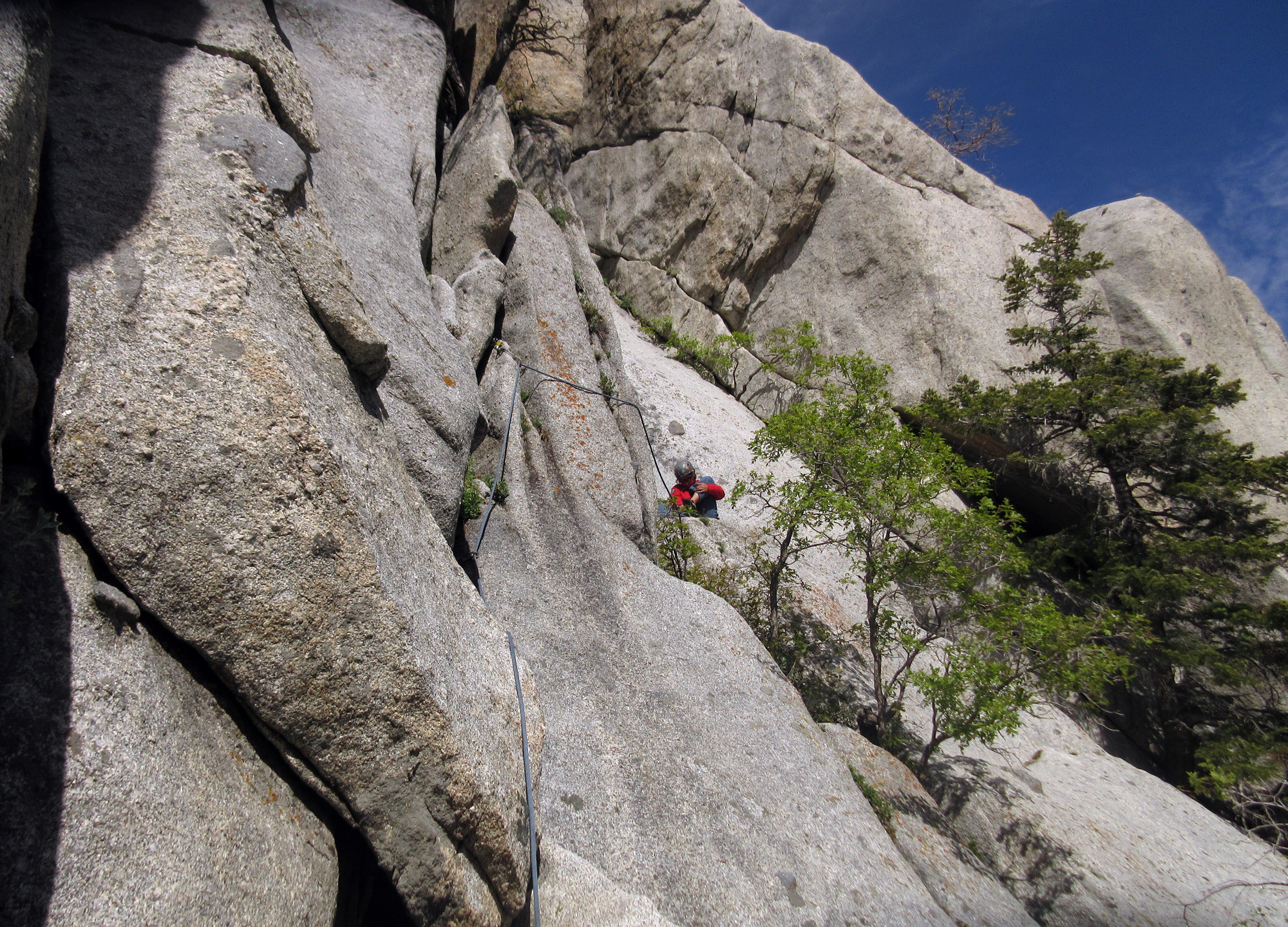 Looking back on the traverse from 'Fat Man's Ledge' to the belay ledge
