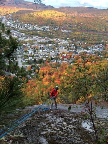 Rappelling as the sun sets. We used a single 70m. 3 long pitches up, 6 or 7 raps down. RAPPEL FROM THE LOWER P4 ANCHORS, FROM THE UPPER ANCHORS YOU WILL NOT REACH THE P3 ANCHORS WITH A SINGLE 70m. KNOT YOUR ENDS!