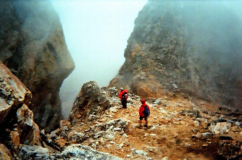 Going down. Mind the quality - it was taken on a crappy disposable camera.