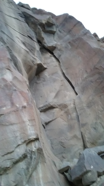 Starts for 5.7 Fun (right) and 5.11a Drift Away (left), east top out.