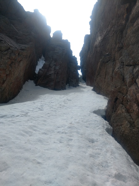 Snow leading to the WI3 ice crux.