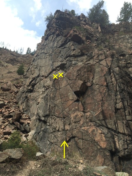 Guillotine follows the thin crack in the foreground. It does not go to the top of the cliff.