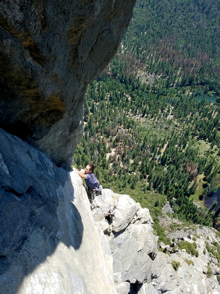 Matthew from Planet Granite Belmont Cruising up supertopo pitch 8. Totally classic, totally 5.9.