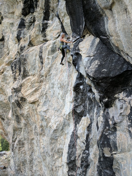 Lenore nearing the mid-route rest. Bolt five is just above her head.