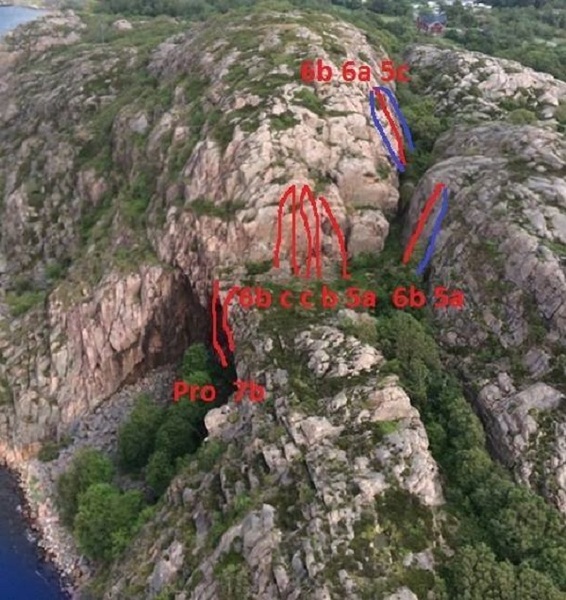 This is a rough outline of the Upper Wall routes. There are a lot more routes on the Lower Wall not drawn in here.