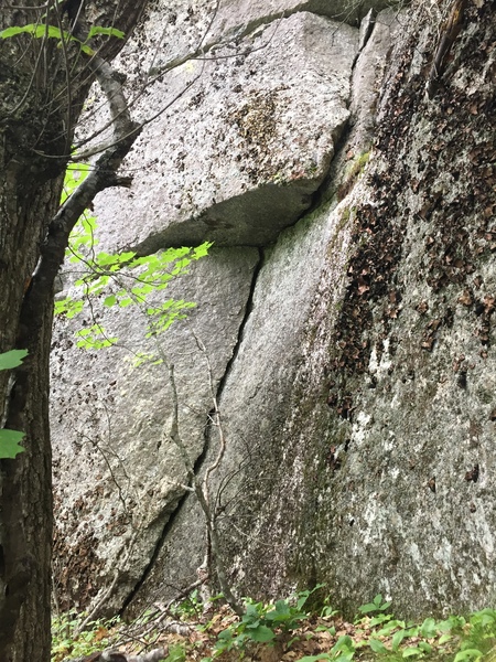 Starting ledge and crack