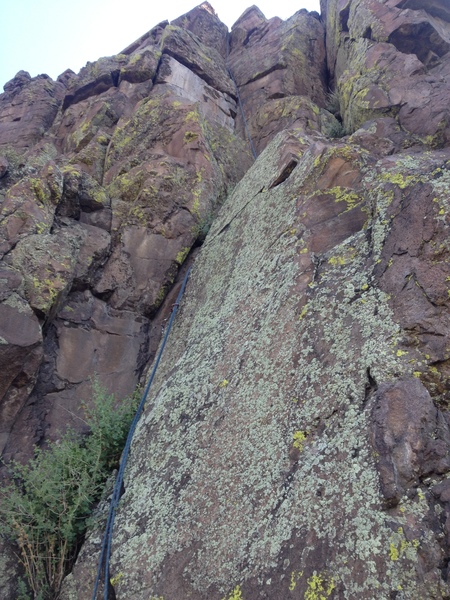 The route shown by a rope hanging on it.