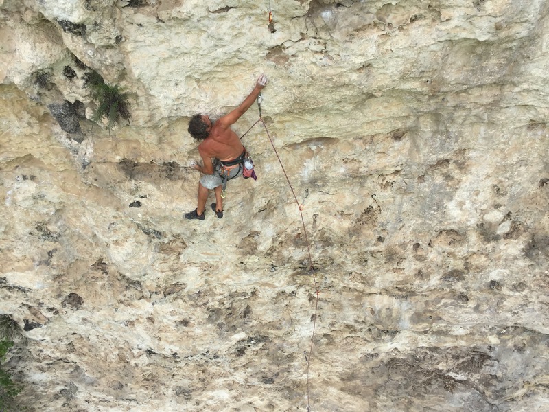 Eli in the early crux of "La Avispa" on the redpoint.