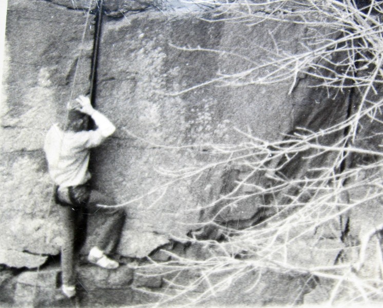 Mark Skapyak. Jammermeister in tennies, 1975.