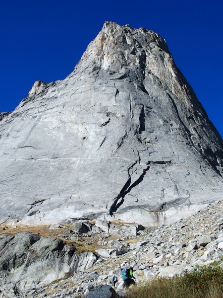 Looking up the route on the final bit of the approach. Photo by Shep Vail with Mike Lilygren and Sam Lightner in the foreground