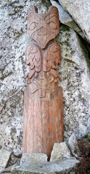 The totem along the forest scramble below the Acrophobes