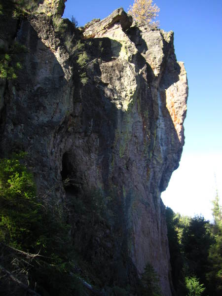 Steins Overlook as seen from Steins Pillar. The white streak of Petrified is visible on the upper right