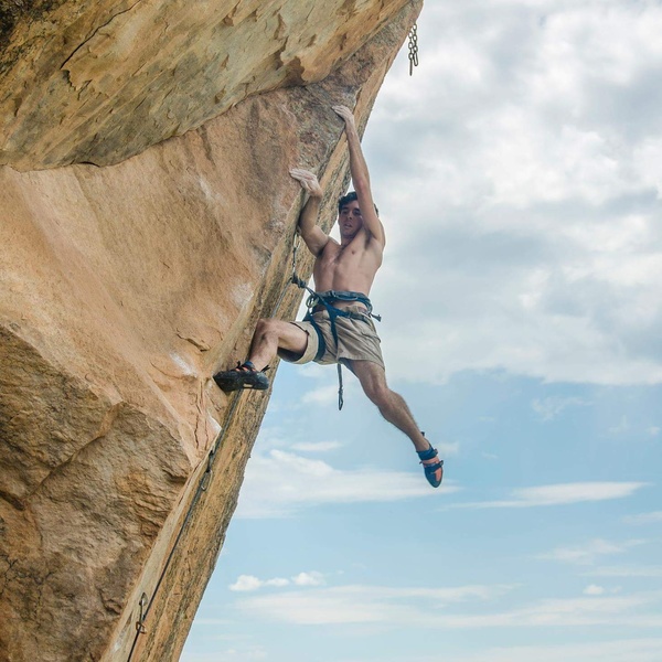 The upper final crux leading towards the anchors.